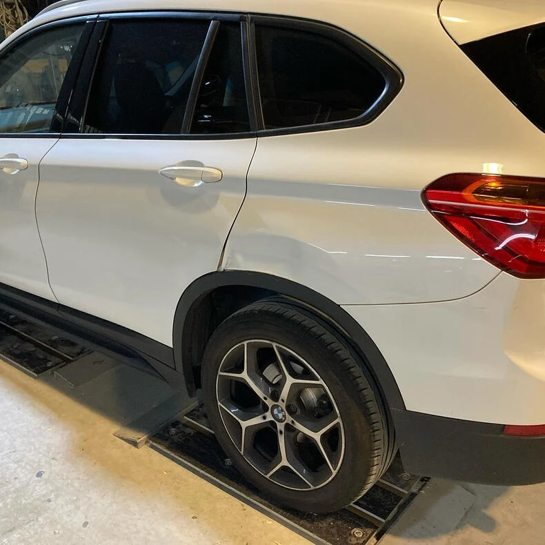画像1858：BMW X3のリアドア　リアフェンダーの修理です